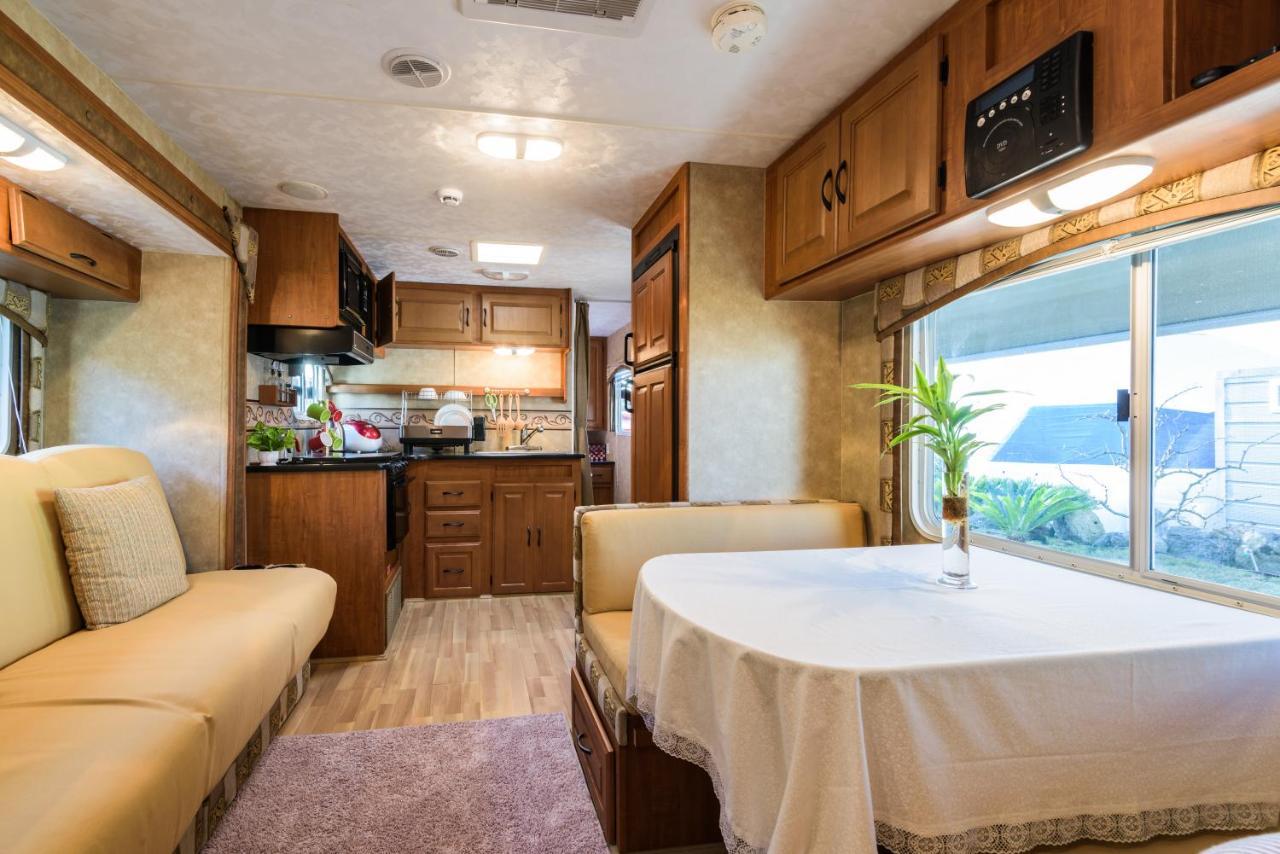 Вилла Jeju Starlight Glamping Экстерьер фото