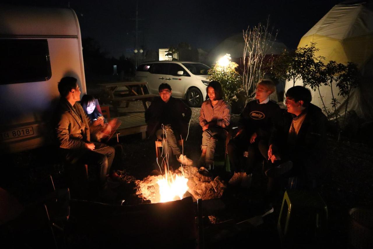 Вилла Jeju Starlight Glamping Экстерьер фото