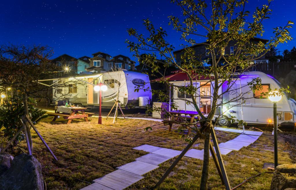 Вилла Jeju Starlight Glamping Экстерьер фото