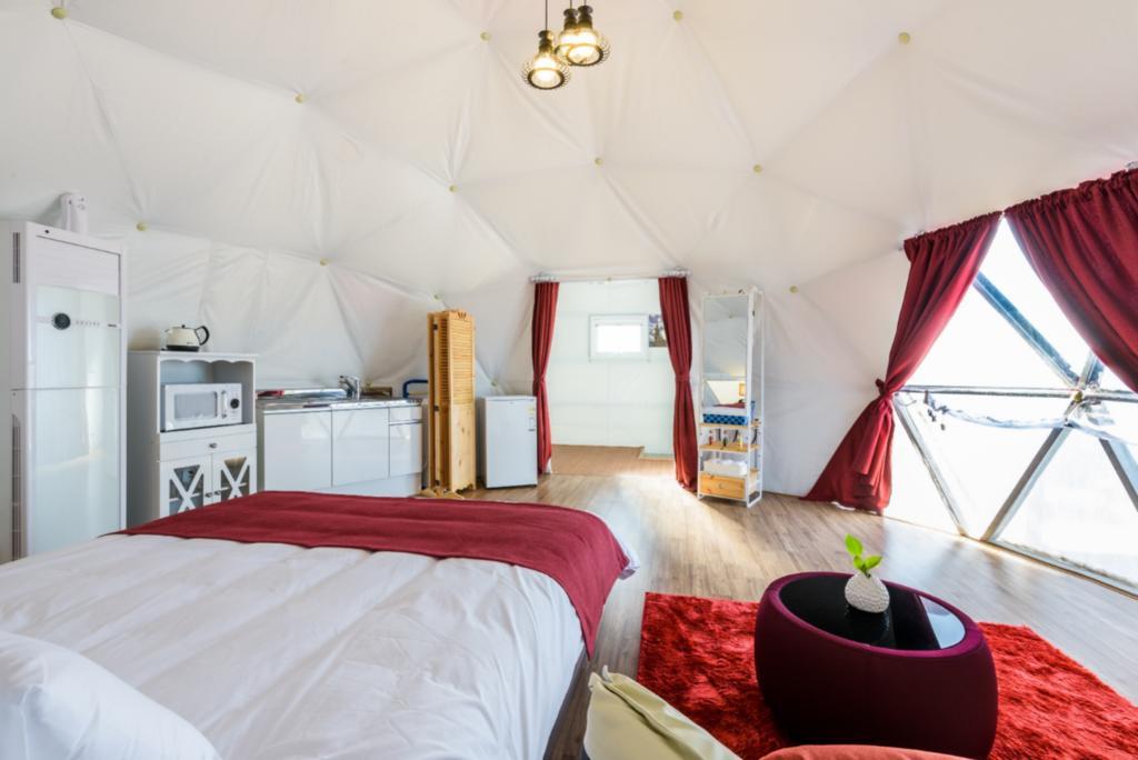 Вилла Jeju Starlight Glamping Экстерьер фото