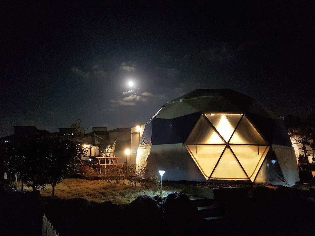 Вилла Jeju Starlight Glamping Экстерьер фото