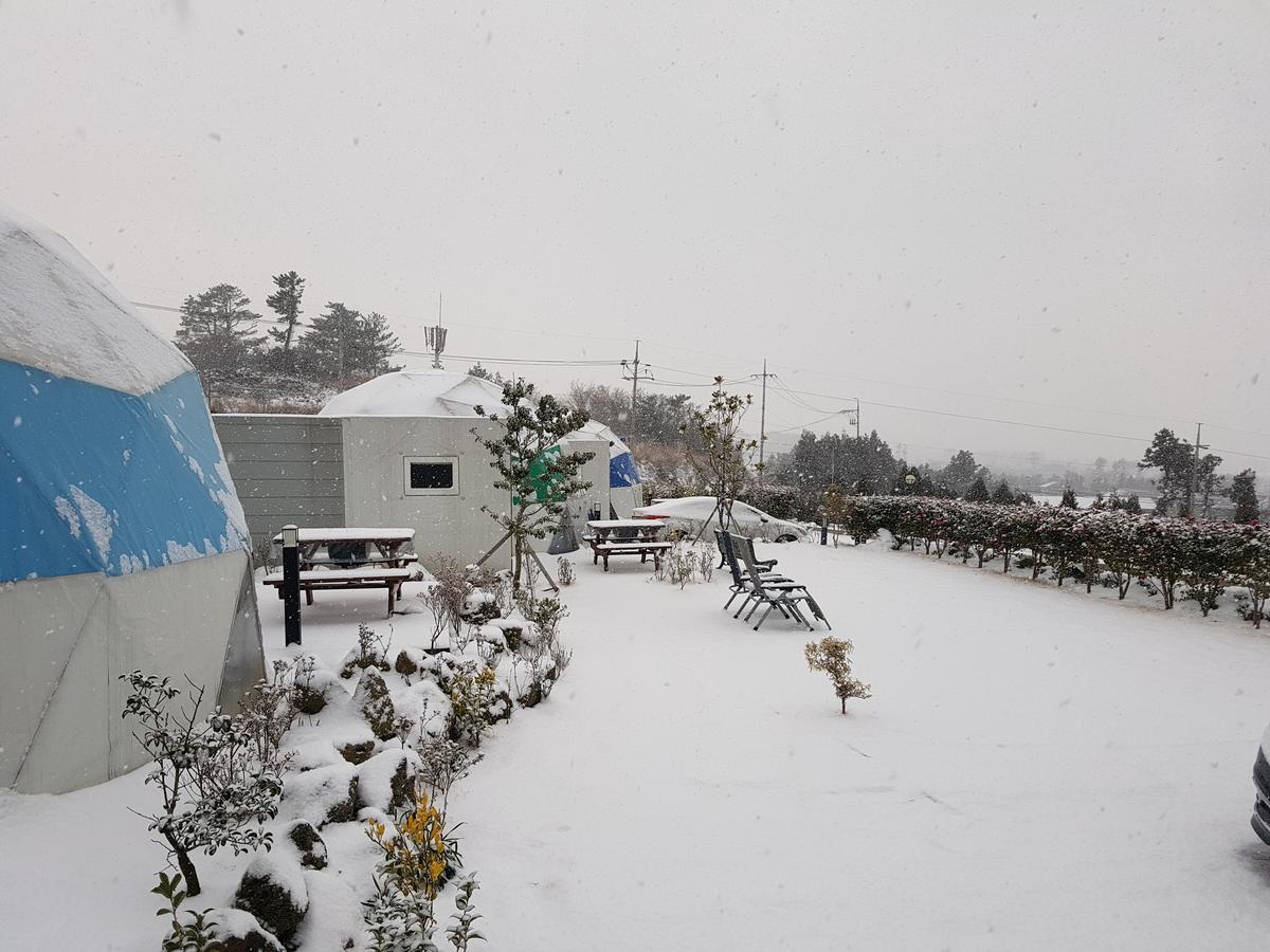 Вилла Jeju Starlight Glamping Экстерьер фото