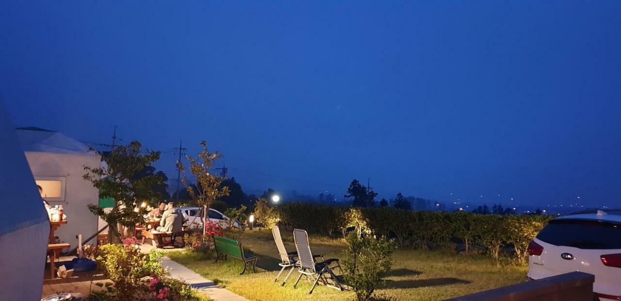 Вилла Jeju Starlight Glamping Экстерьер фото