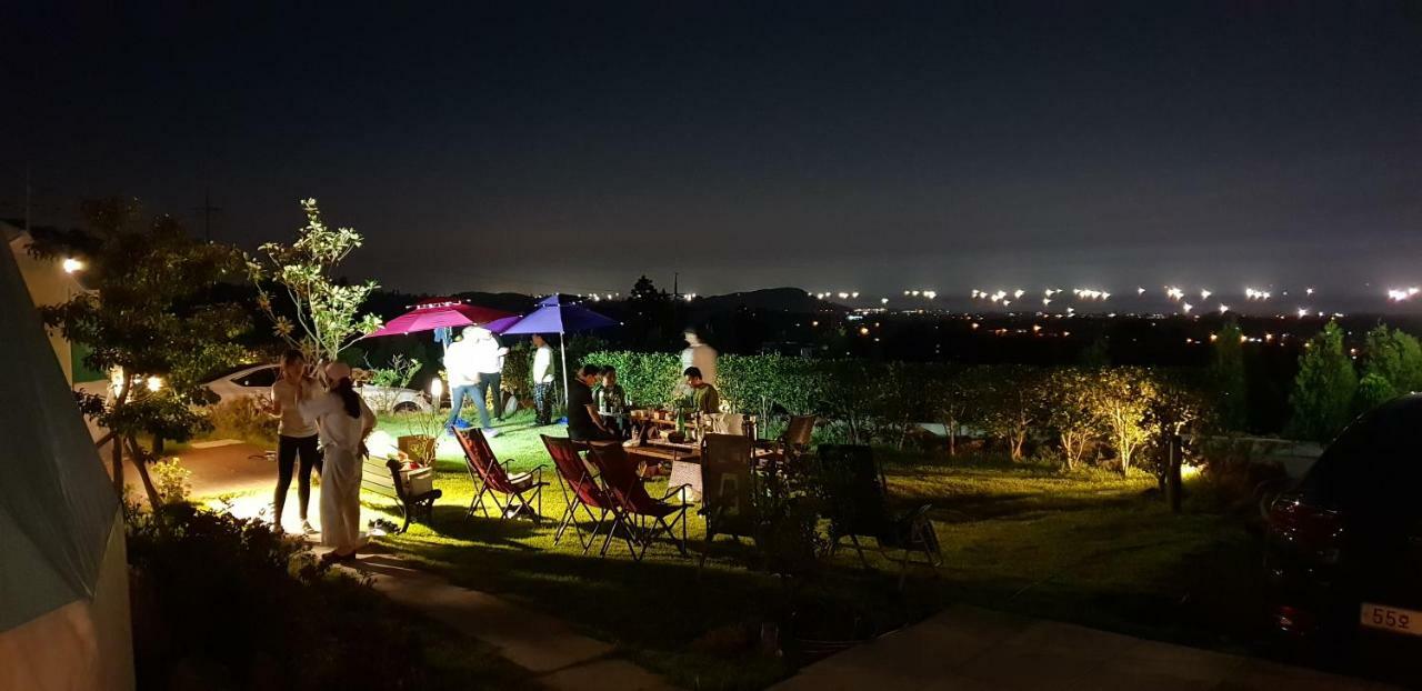 Вилла Jeju Starlight Glamping Экстерьер фото